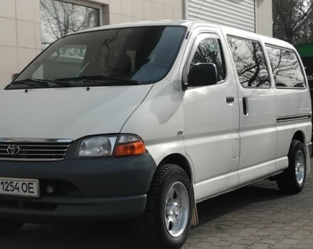 Білий Тойота Хіасє, об'ємом двигуна 2.5 л та пробігом 378 тис. км за 8500 $, фото 1 на Automoto.ua