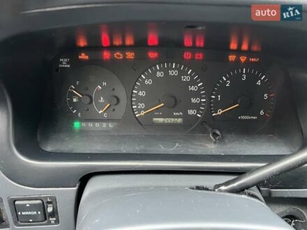 Белый Тойота Хиасе, объемом двигателя 2.4 л и пробегом 344 тыс. км за 6866 $, фото 1 на Automoto.ua