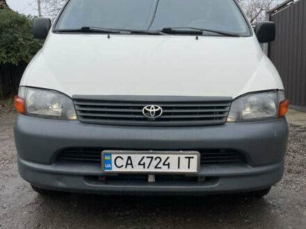 Білий Тойота Хіасє, об'ємом двигуна 2.49 л та пробігом 363 тис. км за 7400 $, фото 1 на Automoto.ua