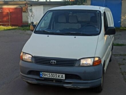 Білий Тойота Хіасє, об'ємом двигуна 2.5 л та пробігом 390 тис. км за 4600 $, фото 1 на Automoto.ua