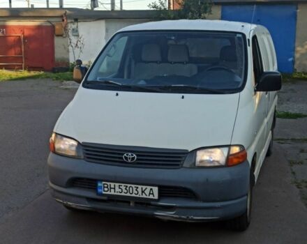Белый Тойота Хиасе, объемом двигателя 2.5 л и пробегом 390 тыс. км за 4600 $, фото 1 на Automoto.ua