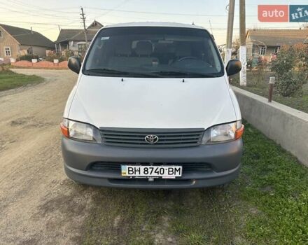 Білий Тойота Хіасє, об'ємом двигуна 2.49 л та пробігом 450 тис. км за 9200 $, фото 1 на Automoto.ua