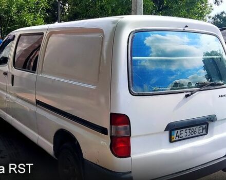 Белый Тойота Хиасе, объемом двигателя 2.5 л и пробегом 334 тыс. км за 6500 $, фото 1 на Automoto.ua