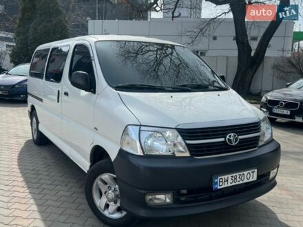 Белый Тойота Хиасе, объемом двигателя 2.49 л и пробегом 270 тыс. км за 13200 $, фото 1 на Automoto.ua