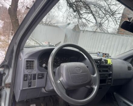 Черный Тойота Хиасе, объемом двигателя 2.4 л и пробегом 400 тыс. км за 3850 $, фото 4 на Automoto.ua