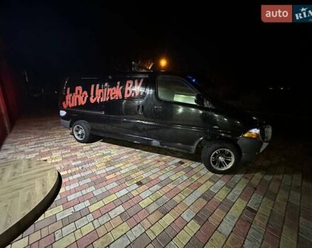 Черный Тойота Хиасе, объемом двигателя 2.4 л и пробегом 401 тыс. км за 6300 $, фото 1 на Automoto.ua