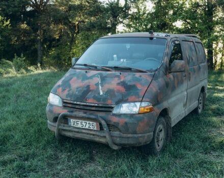 Коричневий Тойота Хіасє, об'ємом двигуна 2 л та пробігом 350 тис. км за 3500 $, фото 1 на Automoto.ua