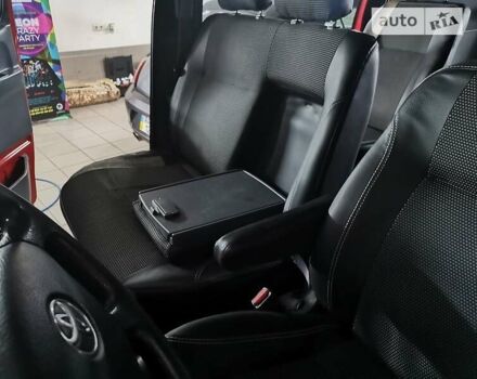 Красный Тойота Хиасе, объемом двигателя 2.5 л и пробегом 190 тыс. км за 8300 $, фото 6 на Automoto.ua