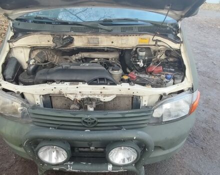 Тойота Хиасе, объемом двигателя 2.5 л и пробегом 378 тыс. км за 4850 $, фото 7 на Automoto.ua