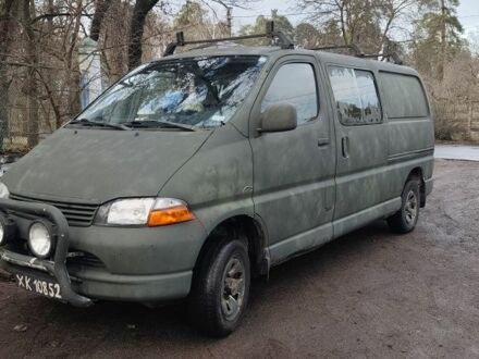 Тойота Хиасе, объемом двигателя 2.5 л и пробегом 378 тыс. км за 4850 $, фото 1 на Automoto.ua