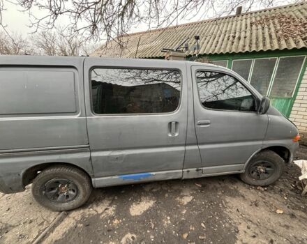 Сірий Тойота Хіасє, об'ємом двигуна 2.5 л та пробігом 250 тис. км за 3000 $, фото 1 на Automoto.ua