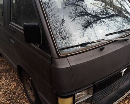 Серый Тойота Хиасе, объемом двигателя 1.8 л и пробегом 300 тыс. км за 713 $, фото 1 на Automoto.ua