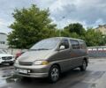 Сірий Тойота Хіасє, об'ємом двигуна 2.45 л та пробігом 350 тис. км за 4999 $, фото 1 на Automoto.ua