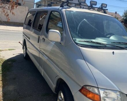 Серый Тойота Хиасе, объемом двигателя 2.5 л и пробегом 300 тыс. км за 6500 $, фото 3 на Automoto.ua