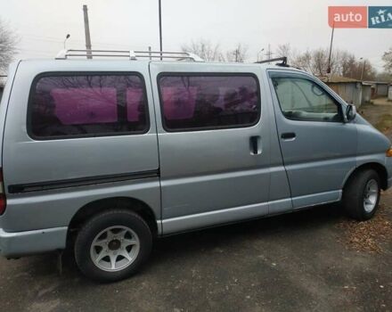 Серый Тойота Хиасе, объемом двигателя 2.4 л и пробегом 395 тыс. км за 3500 $, фото 5 на Automoto.ua