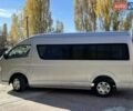 Серый Тойота Хиасе, объемом двигателя 2.69 л и пробегом 52 тыс. км за 25000 $, фото 3 на Automoto.ua