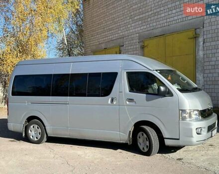 Серый Тойота Хиасе, объемом двигателя 2.69 л и пробегом 52 тыс. км за 25000 $, фото 2 на Automoto.ua