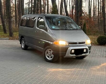 Серый Тойота Хиасе, объемом двигателя 3 л и пробегом 325 тыс. км за 7000 $, фото 1 на Automoto.ua