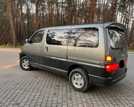 Серый Тойота Хиасе, объемом двигателя 3 л и пробегом 325 тыс. км за 7000 $, фото 3 на Automoto.ua