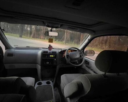 Серый Тойота Хиасе, объемом двигателя 3 л и пробегом 325 тыс. км за 7000 $, фото 5 на Automoto.ua