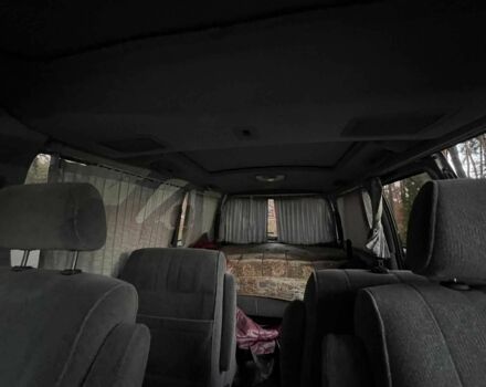 Серый Тойота Хиасе, объемом двигателя 3 л и пробегом 325 тыс. км за 7000 $, фото 4 на Automoto.ua