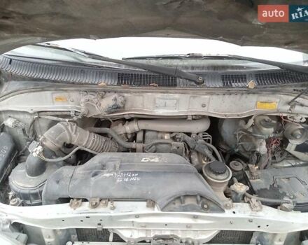 Серый Тойота Хиасе, объемом двигателя 2.49 л и пробегом 433 тыс. км за 6100 $, фото 3 на Automoto.ua