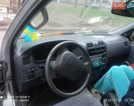 Серый Тойота Хиасе, объемом двигателя 2.5 л и пробегом 300 тыс. км за 8000 $, фото 1 на Automoto.ua