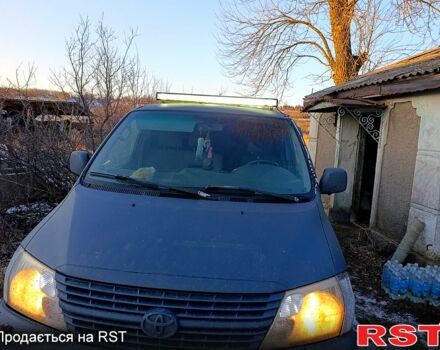 Серый Тойота Хиасе, объемом двигателя 2.5 л и пробегом 175 тыс. км за 2000 $, фото 2 на Automoto.ua
