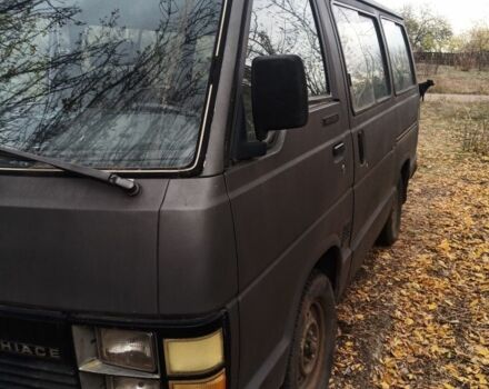 Серый Тойота Хиасе, объемом двигателя 1.8 л и пробегом 300 тыс. км за 713 $, фото 1 на Automoto.ua