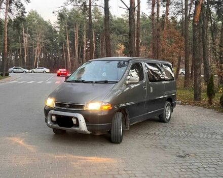 Серый Тойота Хиасе, объемом двигателя 3 л и пробегом 325 тыс. км за 7000 $, фото 1 на Automoto.ua