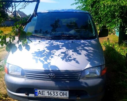 Сірий Тойота Хіасє, об'ємом двигуна 2.5 л та пробігом 444 тис. км за 7200 $, фото 1 на Automoto.ua