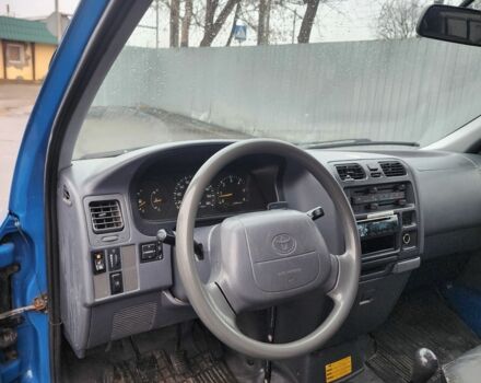 Синій Тойота Хіасє, об'ємом двигуна 2.5 л та пробігом 200 тис. км за 2800 $, фото 5 на Automoto.ua