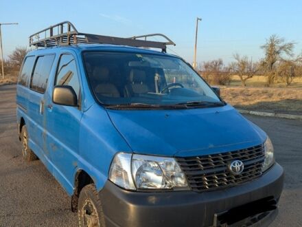 Синий Тойота Хиасе, объемом двигателя 0 л и пробегом 345 тыс. км за 5723 $, фото 1 на Automoto.ua