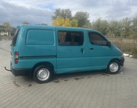 Зелений Тойота Хіасє, об'ємом двигуна 2.4 л та пробігом 350 тис. км за 3500 $, фото 2 на Automoto.ua