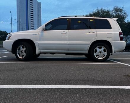 Белый Тойота Хайлендер, объемом двигателя 3.3 л и пробегом 175 тыс. км за 10950 $, фото 1 на Automoto.ua