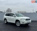 Белый Тойота Хайлендер, объемом двигателя 3.31 л и пробегом 418 тыс. км за 10490 $, фото 1 на Automoto.ua