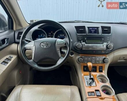 Белый Тойота Хайлендер, объемом двигателя 3.31 л и пробегом 418 тыс. км за 10490 $, фото 14 на Automoto.ua