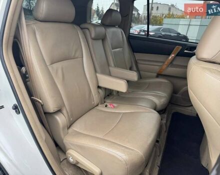 Белый Тойота Хайлендер, объемом двигателя 3.31 л и пробегом 418 тыс. км за 10490 $, фото 10 на Automoto.ua