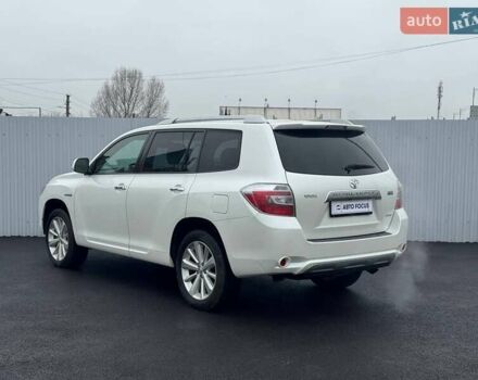 Белый Тойота Хайлендер, объемом двигателя 3.31 л и пробегом 418 тыс. км за 10490 $, фото 4 на Automoto.ua