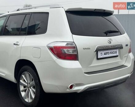 Белый Тойота Хайлендер, объемом двигателя 3.31 л и пробегом 418 тыс. км за 10490 $, фото 5 на Automoto.ua