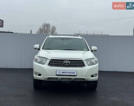 Белый Тойота Хайлендер, объемом двигателя 3.31 л и пробегом 418 тыс. км за 10490 $, фото 2 на Automoto.ua