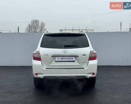 Белый Тойота Хайлендер, объемом двигателя 3.31 л и пробегом 418 тыс. км за 10490 $, фото 6 на Automoto.ua