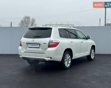 Белый Тойота Хайлендер, объемом двигателя 3.31 л и пробегом 418 тыс. км за 10490 $, фото 7 на Automoto.ua