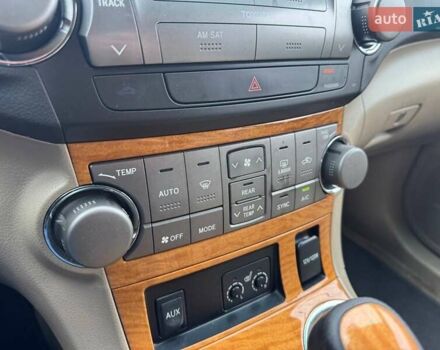 Белый Тойота Хайлендер, объемом двигателя 3.31 л и пробегом 418 тыс. км за 10490 $, фото 25 на Automoto.ua