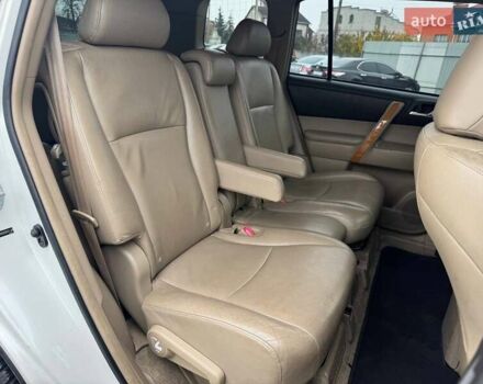 Белый Тойота Хайлендер, объемом двигателя 3.31 л и пробегом 418 тыс. км за 10490 $, фото 11 на Automoto.ua