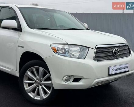 Белый Тойота Хайлендер, объемом двигателя 3.31 л и пробегом 418 тыс. км за 10490 $, фото 1 на Automoto.ua