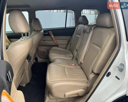 Белый Тойота Хайлендер, объемом двигателя 3.31 л и пробегом 418 тыс. км за 10490 $, фото 9 на Automoto.ua