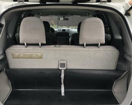 Тойота Хайлендер 2008 у Белой Церкве на Automoto.ua Білий Тойота Хайлендер, об'ємом двигуна 3.3 л та пробігом 299 тис. км за 16000 $, фото 6 на Automoto.ua