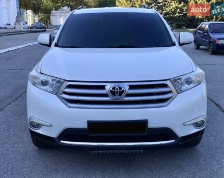 Белый Тойота Хайлендер, объемом двигателя 3.5 л и пробегом 178 тыс. км за 15999 $, фото 3 на Automoto.ua
