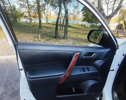 Білий Тойота Хайлендер, об'ємом двигуна 3.46 л та пробігом 227 тис. км за 16800 $, фото 10 на Automoto.ua